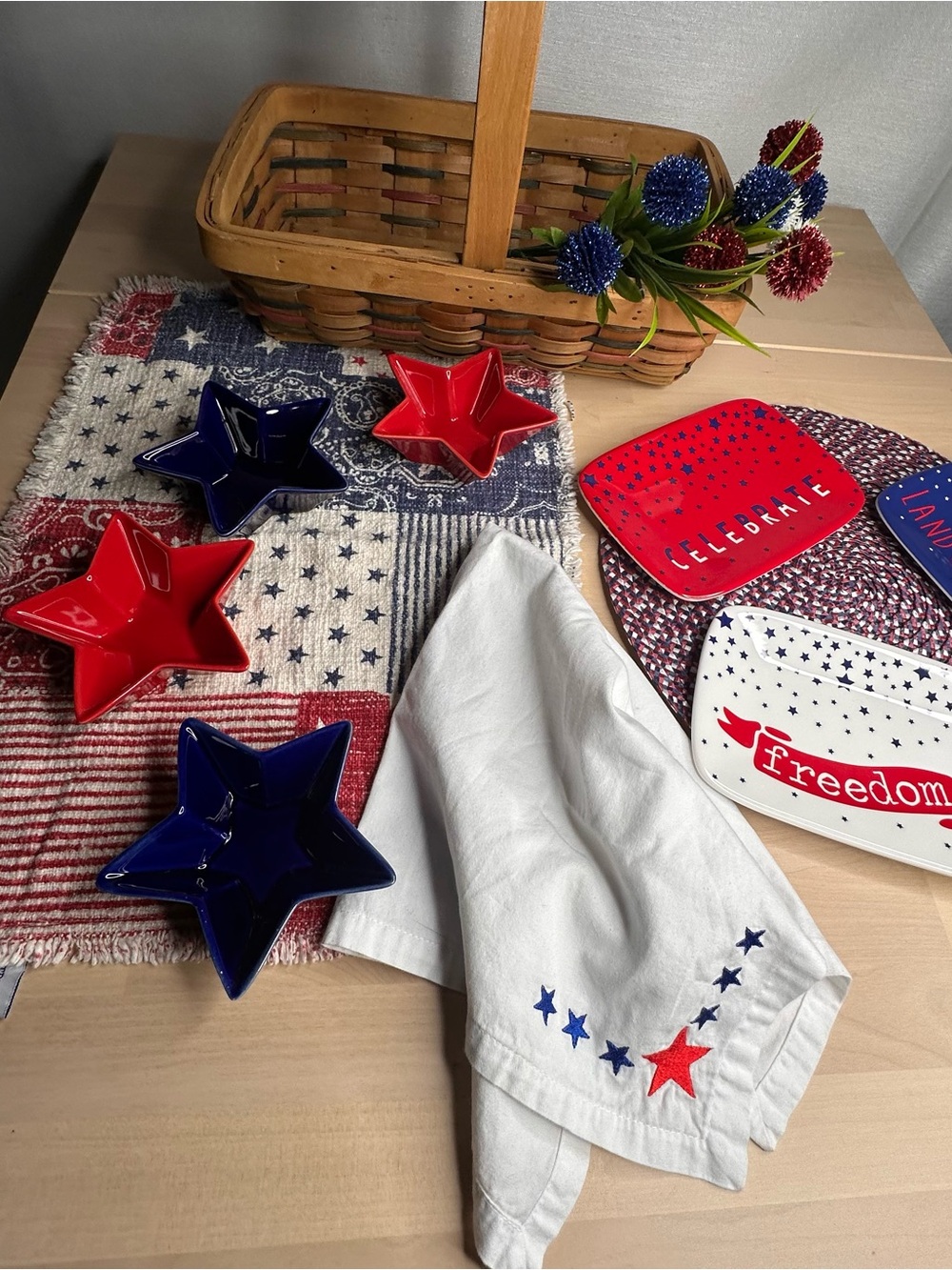 4th of July Picnic Basket - Picture 2 of 16
